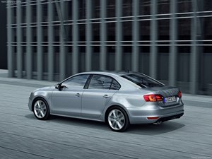 foto-volkswagen-jetta-2011_04-650x487.jpg