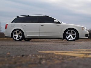 b6-avant-momo.jpg