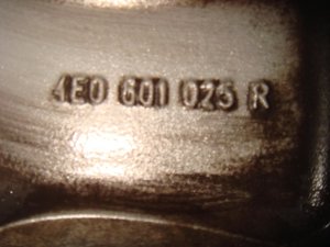 Audi A8 D3 8.0jx17 ET43.6.jpg