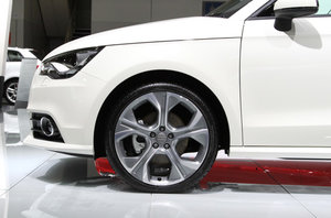 Audi-A1-AIMS2010-08s.jpeg
