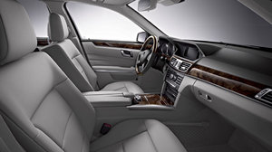 2014-E-Class-Wagon-FutureModel-Interior-02.jpg