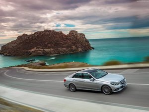 Mercedes-Benz-E-Class_2014_1280x960_wallpaper_06.jpg