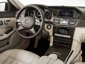 Mercedes-Benz-E-Class_2014_1280x960_wallpaper_23.jpg
