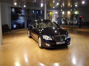 PC200138res.jpg