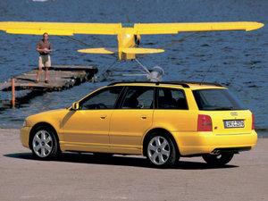 Audi_S4_Wagon_1997.jpg