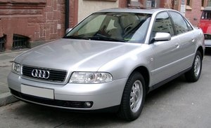 Audi_A4_front_20080326.jpg