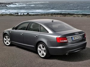 Audi-A6-4.2-quattro-S-Line-Sedan-2005–2008-2.jpg