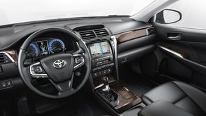 toyota-Camry-2014-interior-tme-016-a-full_tcm-3020-264317.jpg