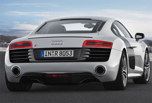 dorojniy_shturmovik_predstavili_audi_r8_posle_feysliftinga5_500.jpg