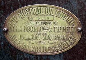 Ronaldson_Bros_&_Tippett_Austral_oil_engine_no._3696_sn_plate_-_IMG_3743.jpg