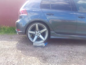 xH9sZAcEQ50.jpg