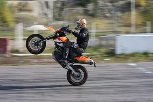-zvf40j8M1E.jpg
