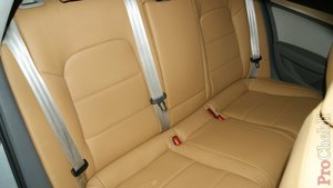 chehlyi-audi-a4-bezhevyiy-06.jpg