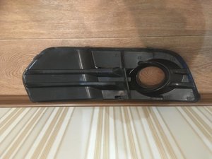 8R0 807 681 A (заглушка ПТФ) 2.JPG