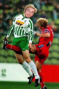 soccer-game-injury-pro-sports-blooper-athletic-crashes.jpg