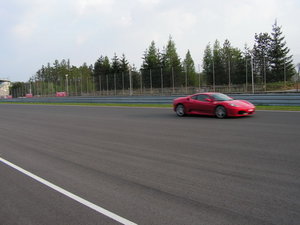 ferrari.jpg