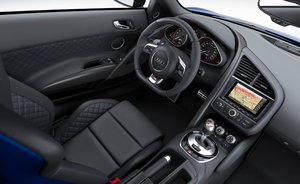 2015-Audi-R8-LMX-Limited-Edition-Interior-1.jpg