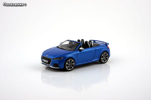 10- 2016 Audi TT RS Roadster Typ (8S) (iScale).jpg