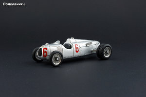 39 - 1936 Auto Union Typ C (Brumm).jpg