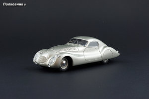 40 - 1938 Audi 920 Stromlinien-Coupe (AutoCult).jpg