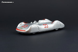 41 - 1937 Auto Union Typ C Stromlinie Luigi Fagioli (Brumm).jpg