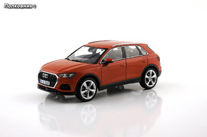 46 - 2018 Audi Q3 Typ (F3) Pulsorange (Spark).jpg