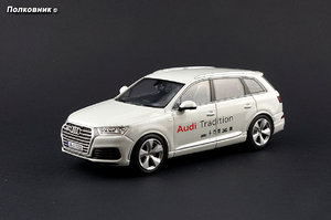 47 - 2015 Audi Q7 Typ (4M) Gietherweiß Audi Tradition (Spark).jpg