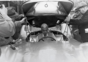 1937_AutoUnion_TypCStromlinie8.jpg