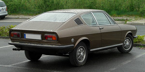 800px-Audi_100_Coupé_S_(C1)_–_Heckansicht,_27._April_2011,_Velbert.jpg
