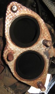 Exaust_Manifold_Broken_Stud.jpg