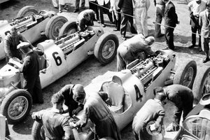 f1-italian-gp-1936-bernd-rosemeyer-auto-union-c-typ-achille-varzi-auto-union-c-typ-rudolf.jpg