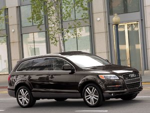 2006 Audi Q7 4.2 Quattro (US) 006.jpg