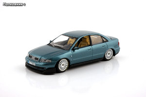 4-1999 Audi A4 B5 Typ (8D) Quattro Super Touring (Minichamps).jpg