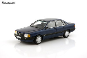 27-1988 Audi 100 C3 Typ (44) Dunkelblau metallic (Neo Scale Models).jpg