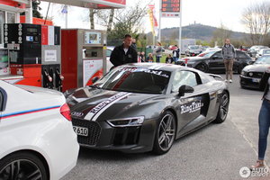 audi-r8-v10-plus-2015-c796607052017124935_5.jpg