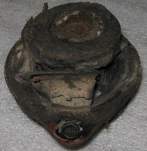 Gearbox_Right_Rubber_Mounting_Old.JPG