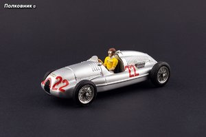 21-1938 Auto Union Type D #22 Tazio Nuvolari (Brumm).jpg