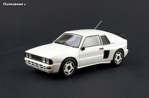 30-1985 Audi Quattro Mittelmotor-Prototyp (Autocult).jpg