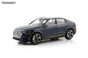 38-2020 Audi e-tron Sportback Typ (GE) Plasmablau (iScale).jpg