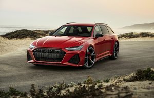 audi-rs6-avant-2019-universal-vozle-berega-pesok-krasnyi-rs.jpg