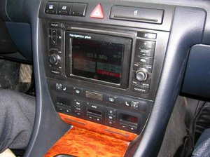 AUDI-A6-1999г-00_min.jpg
