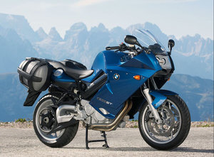 bmw-f-800-st.jpg