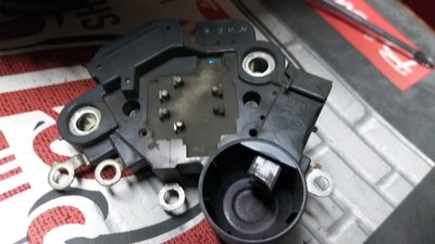 А6 С7 3.0 TFSI CGWB реле-регулятор напряжения генератора хитачи (2).jpg