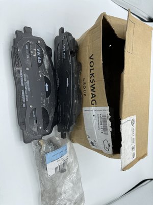 4M0 698 151 T-1.JPG