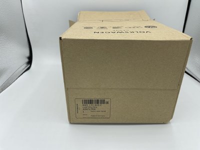 8W0 133 843 C-1.JPG