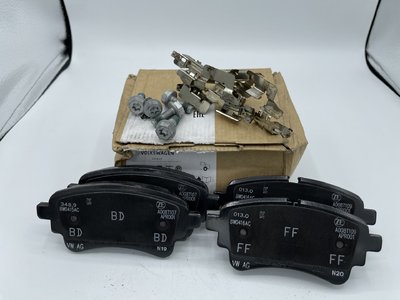 8W0 698 451 AC-2.JPG
