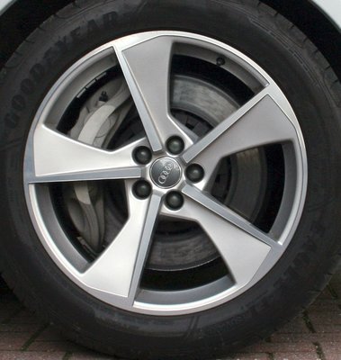 4M0 601 025 M LD8.jpg