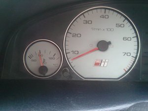 почему плавают обороты на холостом ходу на audi 100 2.3 aar