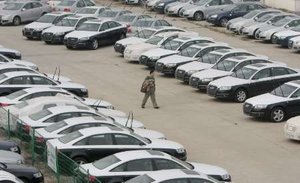Audi много на стоянке.jpg