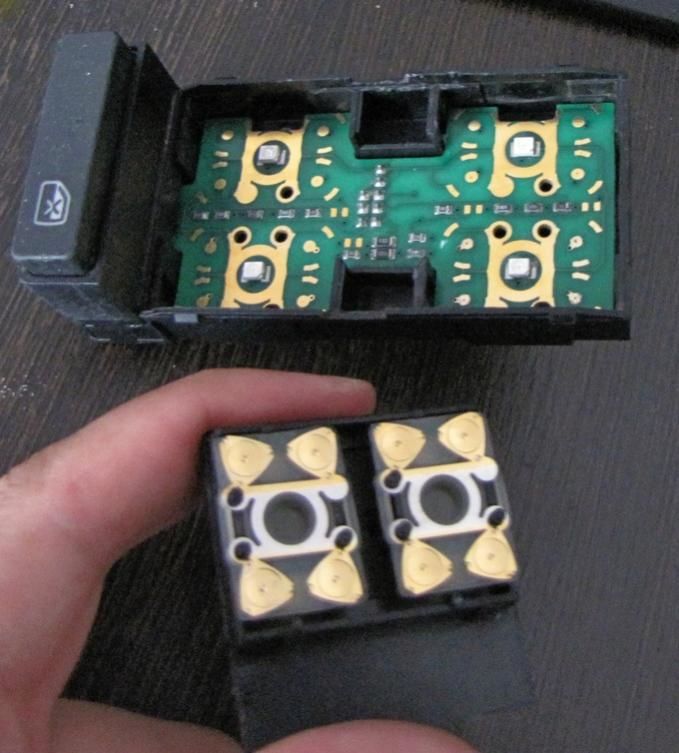 3v0905217whs чистка кнопки. Кнопка открывания багажника cadillac cts coupe. Отклейка и чистка кнопок. Чистка кнопочных контактов на плате. Wd40 кнопки.